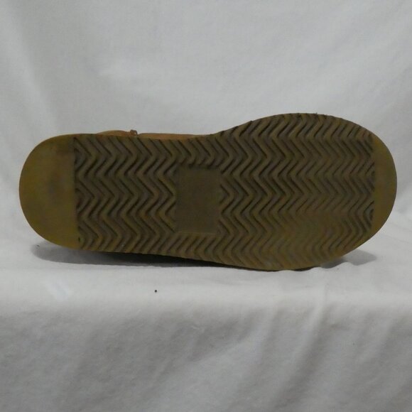 Unbranded | size 7 | Brown Ankle Boots with Plush Interior - Picture 12 of 13